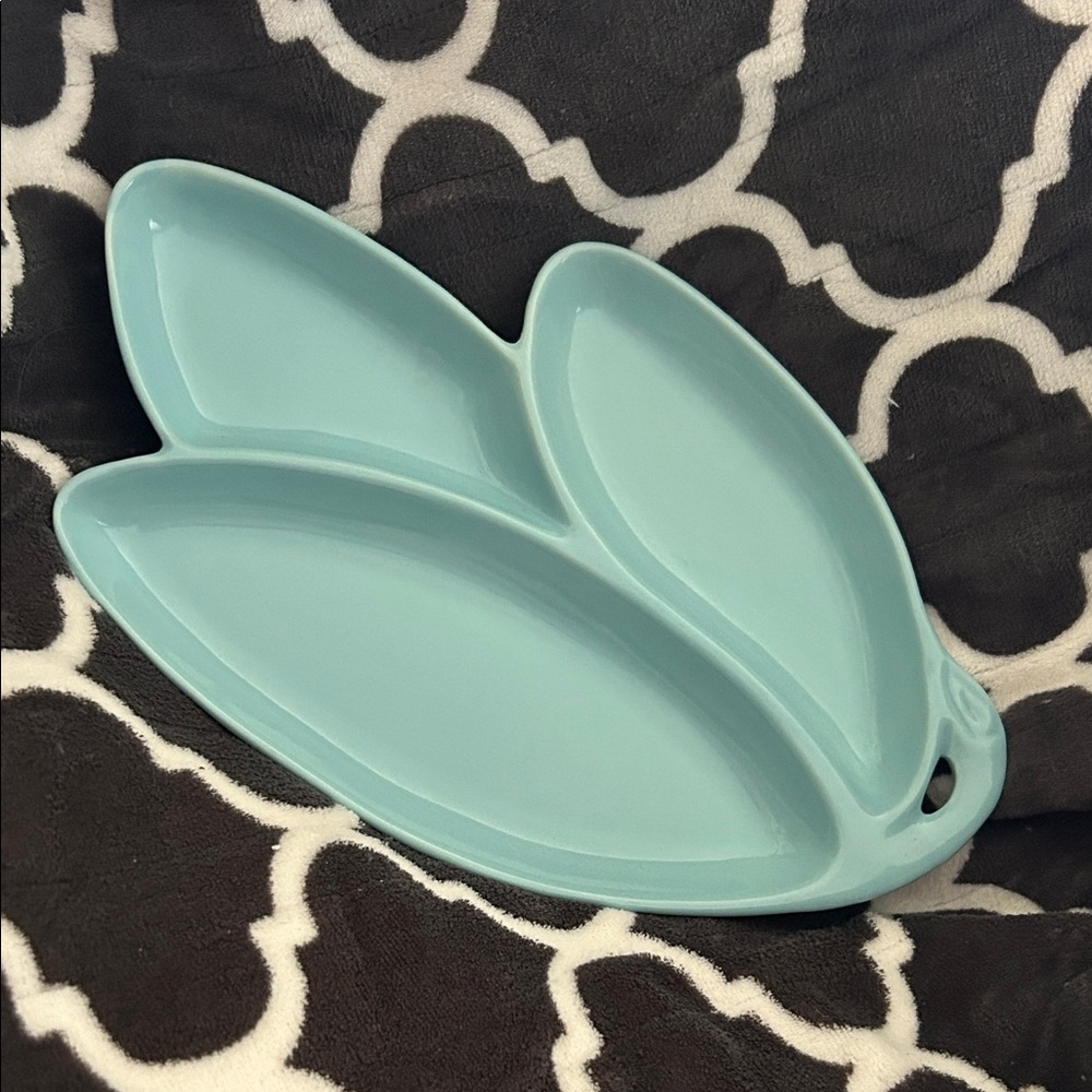 Vintage Aqua Leaf-Shaped Serveware